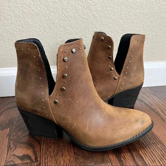 Musse & Cloud Aster Ankle Boots Booties Brown Leather Women’s size 10 Studs $105 - Picture 1 of 16